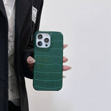 Load image into Gallery viewer, Luxury Crocodile Pattern iPhone Case